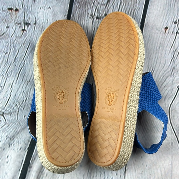 COLE HAAN PINCH MAINE CLASSIC Blue Embossed Leather Sling Back Sandals (Narrow) - Picture 12 of 17